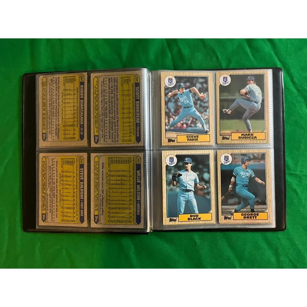 Kansas City Royals 1987 Topps Team Set with 40 card collector‎ album. Bo Jackson